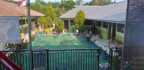 Ibnu Abbas Integrated Islamic Elementary School, Private School | We provide Indonesia infrastructure map on various property sectors and data. Access property listings, infrastructure developments, news, and valuable transaction data for informed decisions.