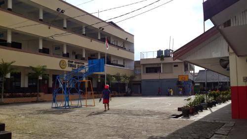 Tunas Kasih Junior High School, Private School | We provide Indonesia infrastructure map on various property sectors and data. Access property listings, infrastructure developments, news, and valuable transaction data for informed decisions.