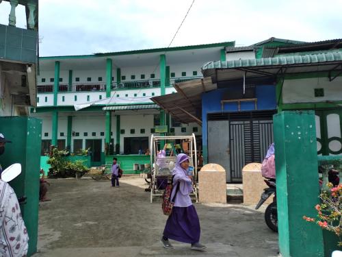 Fathia Syuhada Kindergarten, Private School | We provide Indonesia infrastructure map on various property sectors and data. Access property listings, infrastructure developments, news, and valuable transaction data for informed decisions.