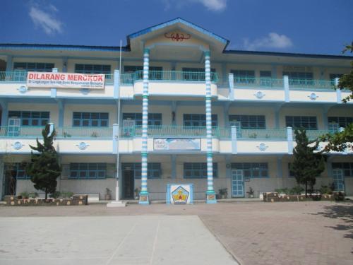 R.A. Kartini Vocational High School, Private School | We provide Indonesia infrastructure map on various property sectors and data. Access property listings, infrastructure developments, news, and valuable transaction data for informed decisions.