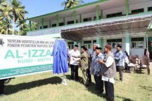 Al-Izzah Senior High School, Private School | We provide Indonesia infrastructure map on various property sectors and data. Access property listings, infrastructure developments, news, and valuable transaction data for informed decisions.