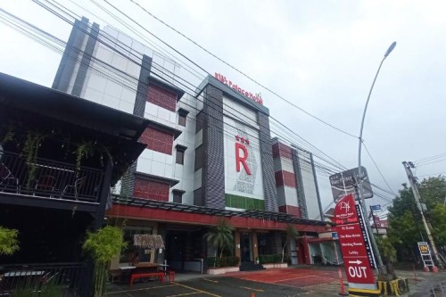 Completed hotel, Riez Palace Hotel | We provide Indonesia infrastructure map on various property sectors and data. Access property listings, infrastructure developments, news, and valuable transaction data for informed decisions.