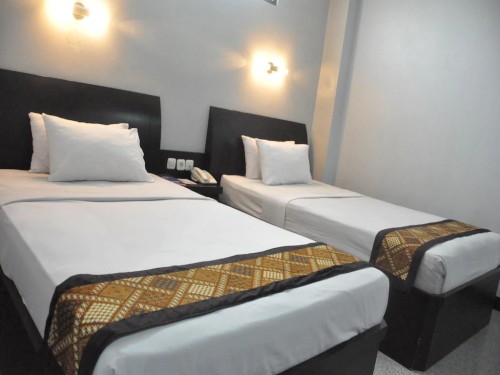 Completed hotel, Riez Palace Hotel | We provide Indonesia infrastructure map on various property sectors and data. Access property listings, infrastructure developments, news, and valuable transaction data for informed decisions.