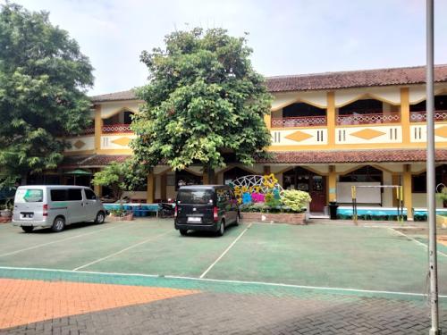 Usamah Islamic Primary School, Private School | We provide Indonesia infrastructure map on various property sectors and data. Access property listings, infrastructure developments, news, and valuable transaction data for informed decisions.