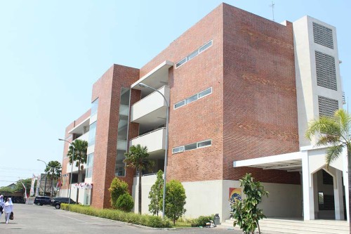 Harapan Bersama Polytechnic Campus 1, University | We provide Indonesia infrastructure map on various property sectors and data. Access property listings, infrastructure developments, news, and valuable transaction data for informed decisions.