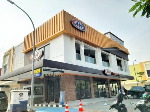 A&W Arcadia Grande, Stand Alone Retail | We provide Indonesia infrastructure map on various property sectors and data. Access property listings, infrastructure developments, news, and valuable transaction data for informed decisions.