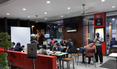 McDonald's Cipondoh, Stand Alone Retail | We provide Indonesia infrastructure map on various property sectors and data. Access property listings, infrastructure developments, news, and valuable transaction data for informed decisions.