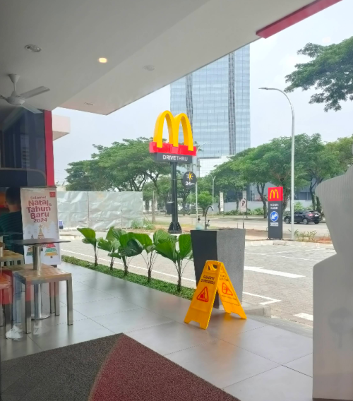 McDonald's Downtown Alam Sutera, Stand Alone Retail | We provide Indonesia infrastructure map on various property sectors and data. Access property listings, infrastructure developments, news, and valuable transaction data for informed decisions.