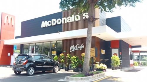 McDonald's Emerald, Stand Alone Retail | We provide Indonesia infrastructure map on various property sectors and data. Access property listings, infrastructure developments, news, and valuable transaction data for informed decisions.