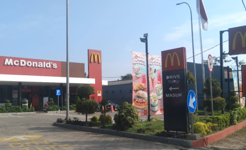 McDonald's KH Hasyim Ashari, Stand Alone Retail | We provide Indonesia infrastructure map on various property sectors and data. Access property listings, infrastructure developments, news, and valuable transaction data for informed decisions.
