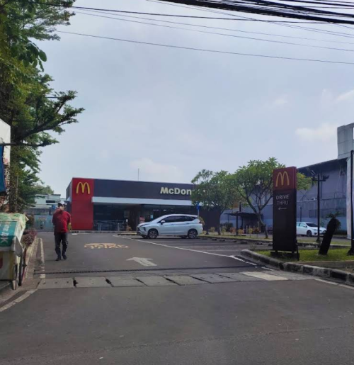 McDonald's Larangan Ciledug, Stand Alone Retail | We provide Indonesia infrastructure map on various property sectors and data. Access property listings, infrastructure developments, news, and valuable transaction data for informed decisions.