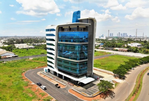 Esa 8 Building berlokasi di Kecamatan Pagedangan, Kabupaten Tangerang, Provinsi Banten. Gedung dengan 11 lantai ini rampung dibangun pada tahun 2019, dengan pen...