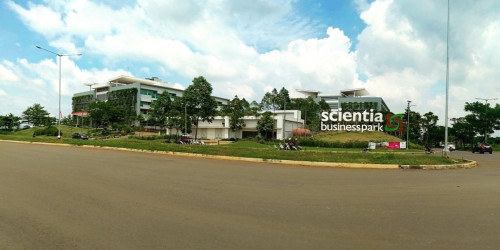 Scientia Business Park berlokasi di Kecamatan Kelapa Dua, Kabupaten Tangerang, Provinsi Banten. Gedung dengan 4 lantai ini rampung dibangun pada tahun 2014, den...