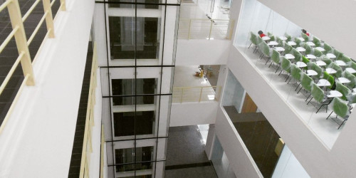 Scientia Business Park berlokasi di Kecamatan Kelapa Dua, Kabupaten Tangerang, Provinsi Banten. Gedung dengan 4 lantai ini rampung dibangun pada tahun 2014, den...