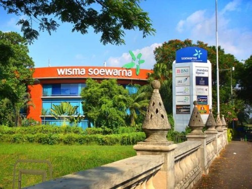 Soewarna Business Park berlokasi di Kecamatan Benda, Kota Tangerang, Provinsi Banten. Gedung dengan 3 lantai ini rampung dibangun pada tahun 1999 dengan total l...