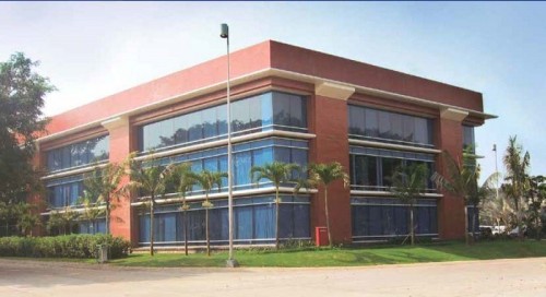 Soewarna Business Park berlokasi di Kecamatan Benda, Kota Tangerang, Provinsi Banten. Gedung dengan 3 lantai ini rampung dibangun pada tahun 1999 dengan total l...