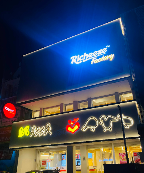 Richeese Factory Gading Serpong Boulevard, Stand Alone Retail | We provide Indonesia infrastructure map on various property sectors and data. Access property listings, infrastructure developments, news, and valuable transaction data for informed decisions.