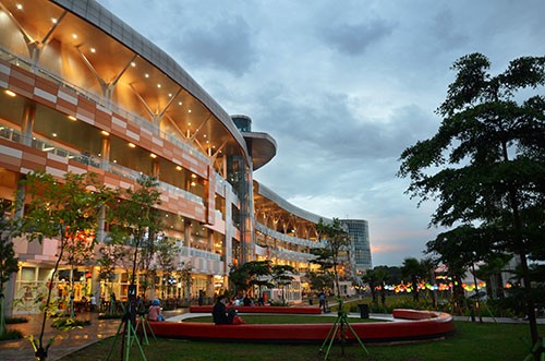 Bintaro Jaya Xchange merupakan pusat perbelanjaan yang terletak di Jalan Boulevard Bintaro Jaya, Pondok Aren, Tangerang Selatan. Pusat perbelanjaan ini dibangun...