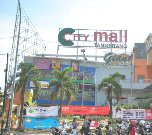City Mall Tangerang merupakan pusat perbelanjaan yang terletak di Jalan Raya Mauk, Karawaci, Tangerang, Banten. Pusat perbelanjaan ini resmi dibuka pada tahun 2...
