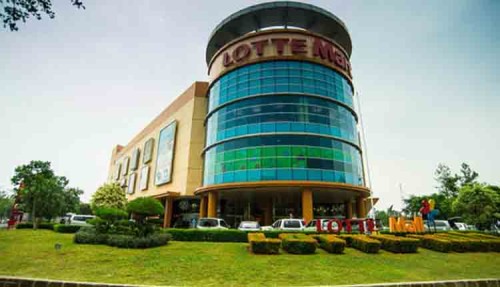 Lotte Mall Bintaro merupakan pusat perbelanjaan yang terletak di Jalan M.H. Thamrin CBD Area, Pondok Aren, Tangerang Selatan. Pusat perbelanjaan ini dibangun ol...