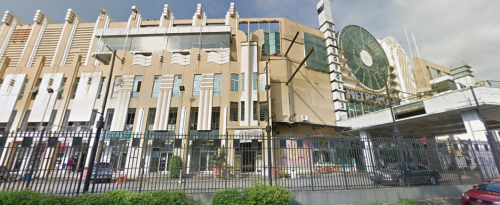 Metropolis Town Square merupakan pusat perbelanjaan yang terletak di Jl. Hartono Raya Modern, Kecamatan Tanggerang, Kota Tanggerang. Mall ini dibangun oleh PT L...