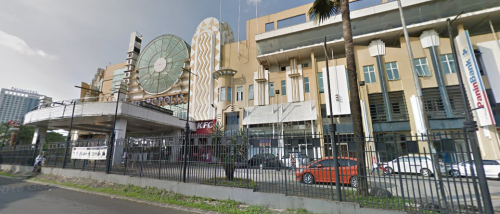 Metropolis Town Square merupakan pusat perbelanjaan yang terletak di Jl. Hartono Raya Modern, Kecamatan Tanggerang, Kota Tanggerang. Mall ini dibangun oleh PT L...