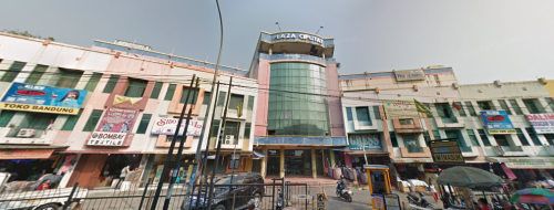 Plaza Ciputat merupakan pusat perbelanjaan yang terletak di Jl. Dewi Sartika No. 4, Ciputat, Tangerang Selatan, Banten. Pusat perbelanjaan ini berdiri pada tahu...