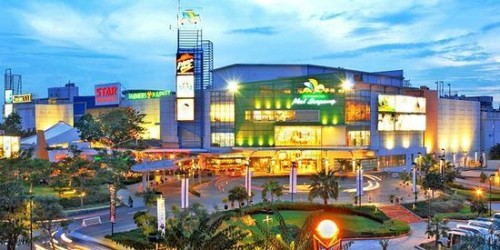 Summarecon Mall Serpong I merupakan salah satu pusat perbelanjaan yang terletak di Jl. Boulevard Gading Serpong, Kelapa Dua, Tangerang Banten. Summarecon Mall S...