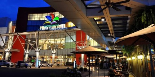 Summarecon Mall Serpong II merupakan pusat perbelanjaan yang terletak di Jl. Boulevard Gading Serpong, Kecamatan Kelapa Dua, Kabupaten Tanggerang. Mall ini diba...