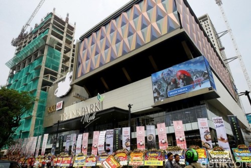 Trans Park Mall Bintaro merupakan pusat perbelanjaan yang terletak di Jl. Prof. DR. Satrio No. 5, Kecamatan Pondok Aren, Kota Tanggerang Selatan. Mall ini diban...