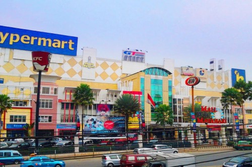 WTC Matahari merupakan pusat perbelanjaan yang terletak di Jl. Raya Serpong No. 39, Kecamatan Serpong, Kota Tanggerang Selatan. Mall ini dibangun oleh PT Lippo...