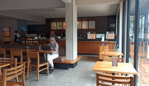 Starbucks DT Cipondoh, Stand Alone Retail | We provide Indonesia infrastructure map on various property sectors and data. Access property listings, infrastructure developments, news, and valuable transaction data for informed decisions.