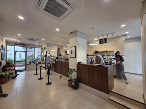 Toko Kopi Tuku Cirendeu, Stand Alone Retail | We provide Indonesia infrastructure map on various property sectors and data. Access property listings, infrastructure developments, news, and valuable transaction data for informed decisions.