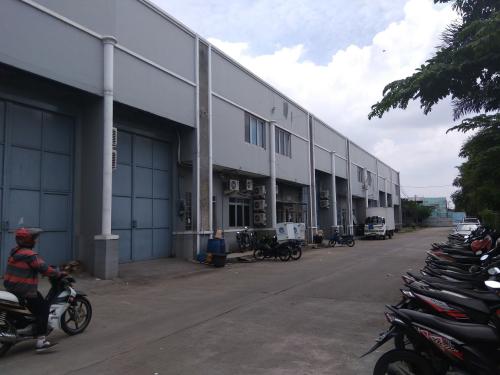Sinar Hati Warehousing Area, Warehouse | We provide Indonesia infrastructure map on various property sectors and data. Access property listings, infrastructure developments, news, and valuable transaction data for informed decisions.
