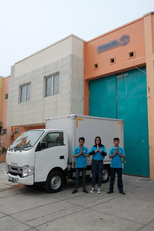 Storaza Warehouse berlokasi di Jl. Daan Mogot Raya, Kecamatan Batuceper, Kota Tangerang, Provinsi Banten. Warehouse ini dikembangkan oleh PT Storaza. Warehouse...