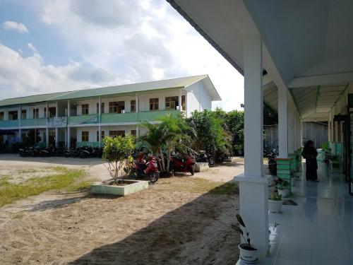 Darul Fikri Islamic Integrated Junior High School, Private School | We provide Indonesia infrastructure map on various property sectors and data. Access property listings, infrastructure developments, news, and valuable transaction data for informed decisions.