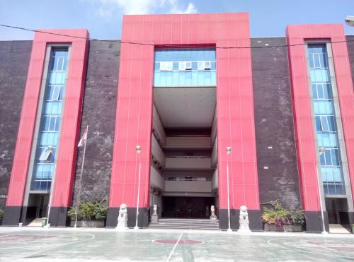 Sisingamangaraja Junior High School, Private School | We provide Indonesia infrastructure map on various property sectors and data. Access property listings, infrastructure developments, news, and valuable transaction data for informed decisions.