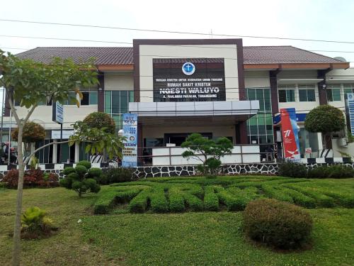 Ngesti Waluyo Christian Hospital, Hospital | We provide Indonesia infrastructure map on various property sectors and data. Access property listings, infrastructure developments, news, and valuable transaction data for informed decisions.