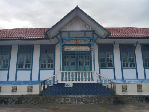 GMIM 3 Tomohon Elementary School, Private School | We provide Indonesia infrastructure map on various property sectors and data. Access property listings, infrastructure developments, news, and valuable transaction data for informed decisions.
