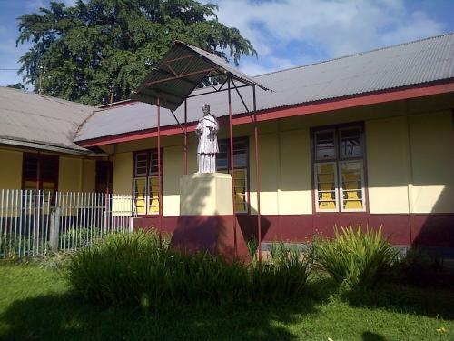 Gonzaga Catholic Junior High School Tomohon, Private School | We provide Indonesia infrastructure map on various property sectors and data. Access property listings, infrastructure developments, news, and valuable transaction data for informed decisions.
