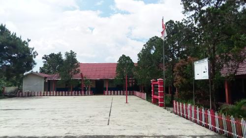 Kosgoro High School Tomohon, Private School | We provide Indonesia infrastructure map on various property sectors and data. Access property listings, infrastructure developments, news, and valuable transaction data for informed decisions.