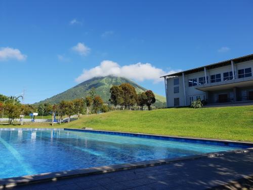 Lokon St. Nikolaus High School, Private School | We provide Indonesia infrastructure map on various property sectors and data. Access property listings, infrastructure developments, news, and valuable transaction data for informed decisions.