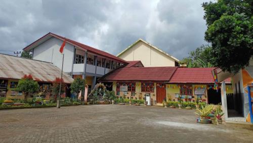 St. Fransiscus Xaverius Catholic Elementary School Kakaskasen, Private School | We provide Indonesia infrastructure map on various property sectors and data. Access property listings, infrastructure developments, news, and valuable transaction data for informed decisions.