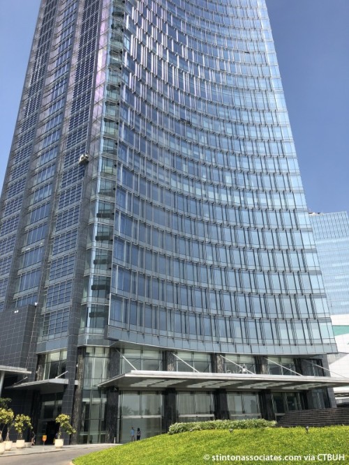 Alfa Tower berlokasi di Kecamatan Pinang, Kota Tangerang, Provinsi Banten. Gedung dengan 30 lantai ini rampung dibangun pada tahun 2018 dengan memiliki total lu...