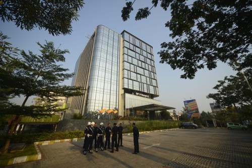 BFI Tower merupakan gedung perkantoran yang terletak di Jl. Pahlawan Seribu No.21, Kecamatan Serpong, Kota Tanggerang Selatan. Gedung ini didirikan oleh PT BFI...