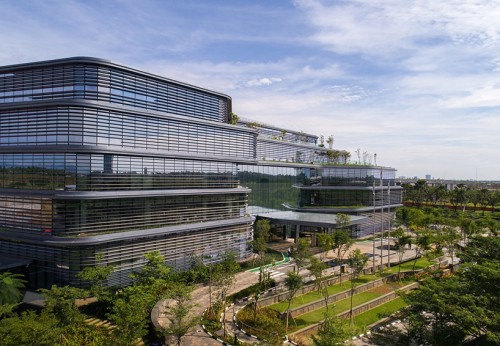 Grha Unilever BSD City berlokasi di  Jl. BSD Grand Boulevard Cisauk, Kabupaten Tangerang, Bekasi. Grha Unilever BSD City ini didirikan pada tahun 2015 oleh PT U...