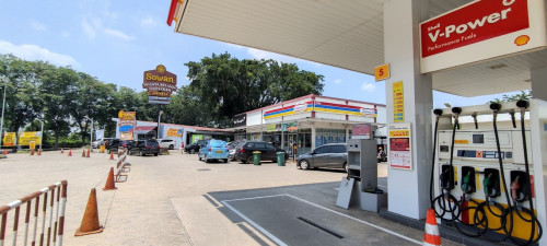 SPBU Shell Soewarna Soetta, Gas Station | We provide Indonesia infrastructure map on various property sectors and data. Access property listings, infrastructure developments, news, and valuable transaction data for informed decisions.