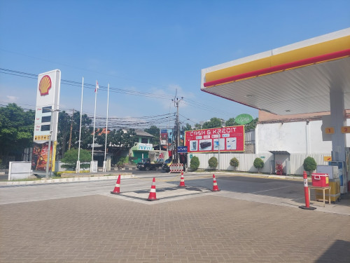 SPBU Shell Ciledug, Gas Station | We provide Indonesia infrastructure map on various property sectors and data. Access property listings, infrastructure developments, news, and valuable transaction data for informed decisions.
