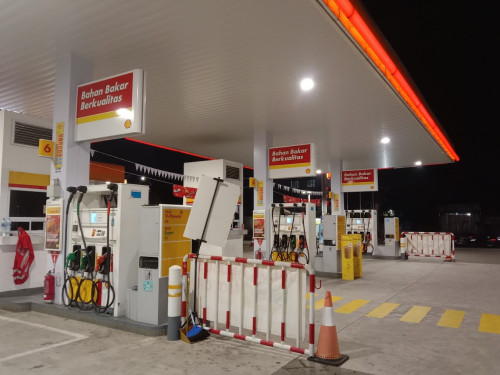 SPBU Shell Ciledug, Gas Station | We provide Indonesia infrastructure map on various property sectors and data. Access property listings, infrastructure developments, news, and valuable transaction data for informed decisions.