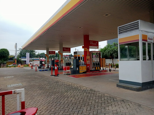 SPBU Shell Cipondoh 1, Gas Station | We provide Indonesia infrastructure map on various property sectors and data. Access property listings, infrastructure developments, news, and valuable transaction data for informed decisions.